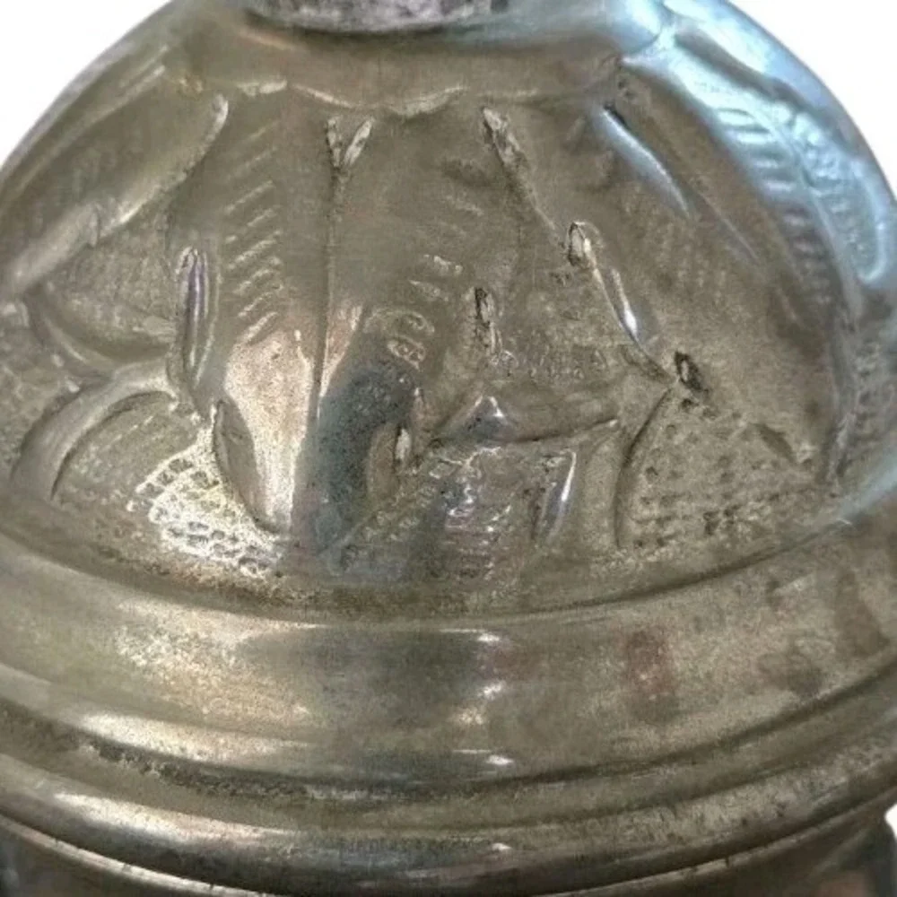 Vintage silver‎ plated teapot with hinged lid and floral engraving
